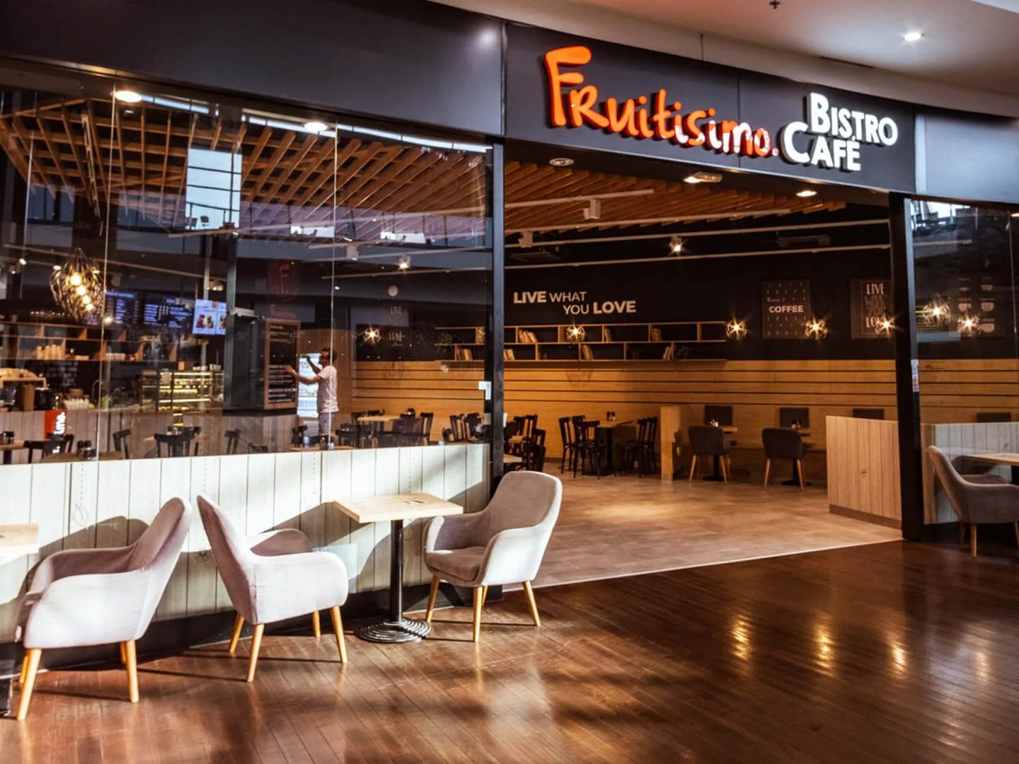 Fruitisimo Bistro Café v obchodním centru Harfa