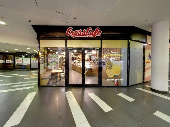 Kavárna CrossCafe v nákupním centru